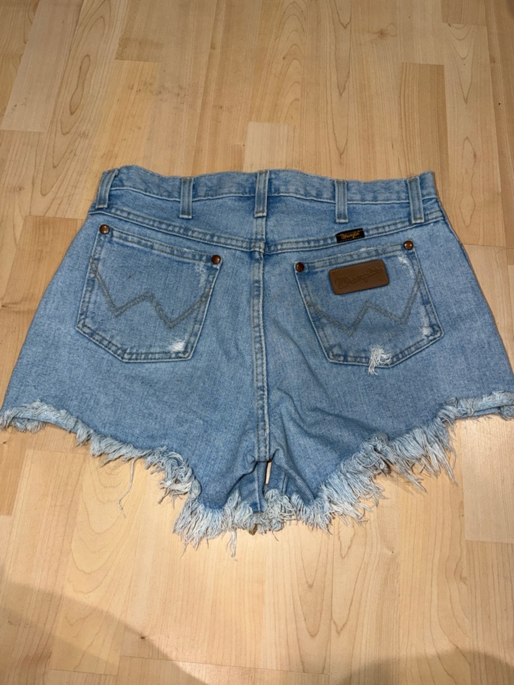 Wrangler Reworked Denim Shorts - Picture 3 of 3